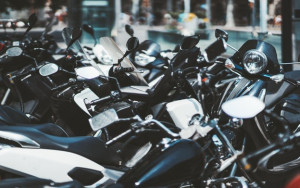 Kelebihan Serta Kekurangan Penjualan Motor Matic VS Motor Bebek